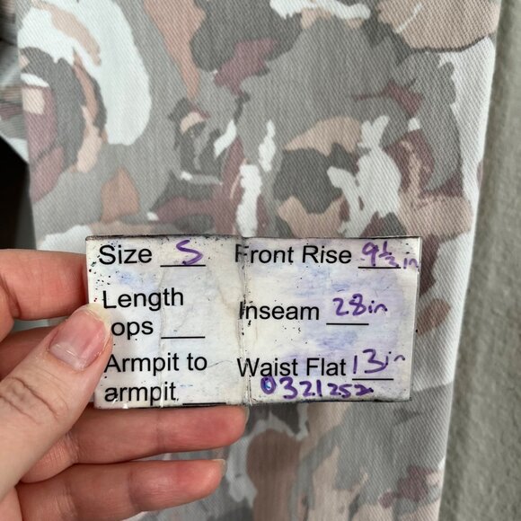 Spanx Womens Jean-ish Ankle Leggings Gray Floral Print Size S - Picture 12 of 14